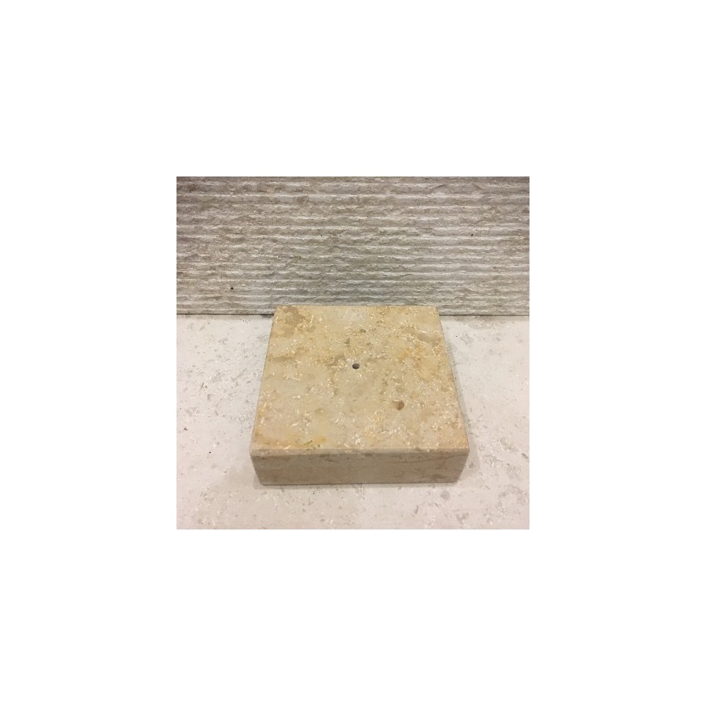 peana o base de piedra pequeña 10x10x3cm. Con agujero para insertar la  escultura